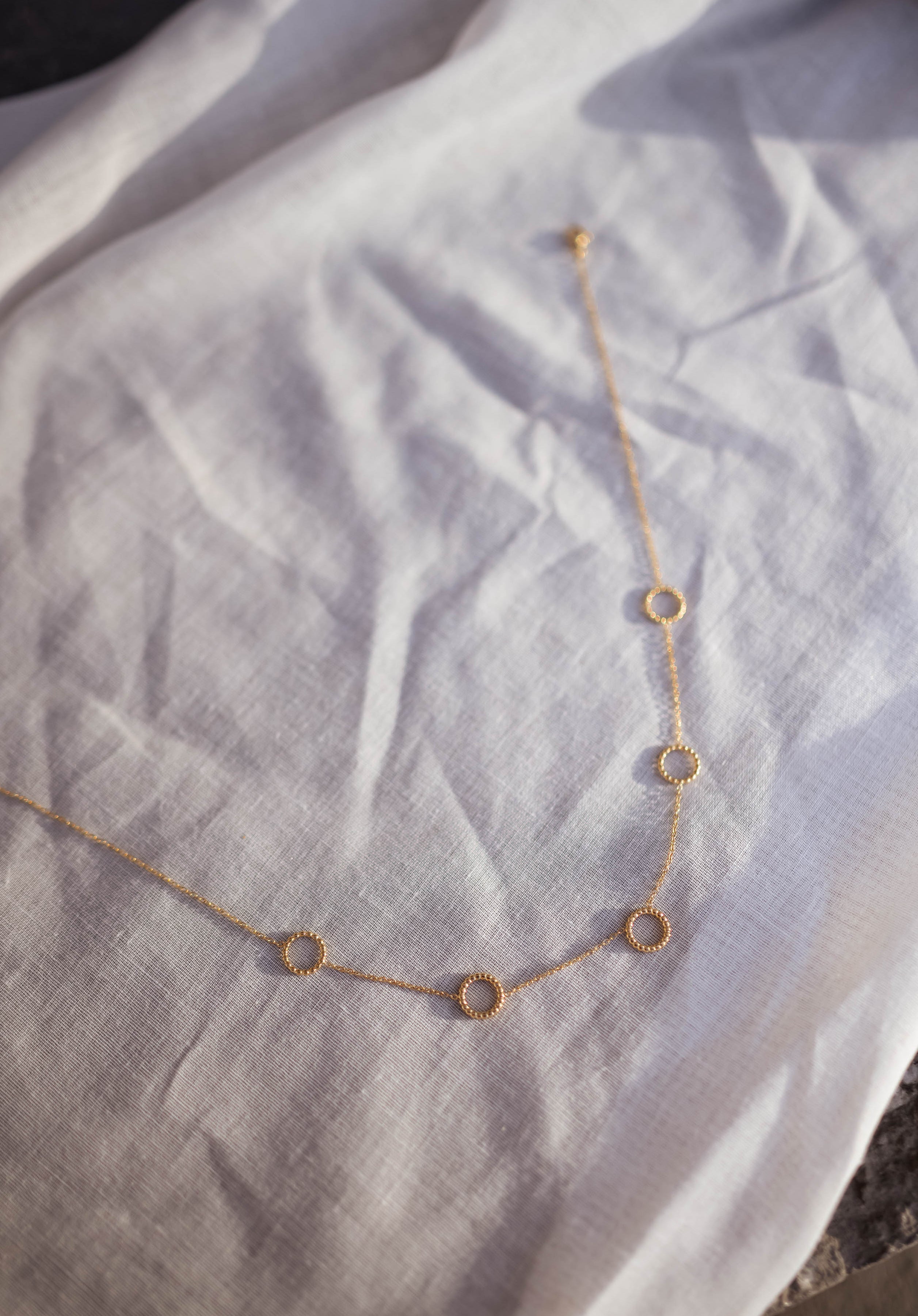 Golden Siska Necklace