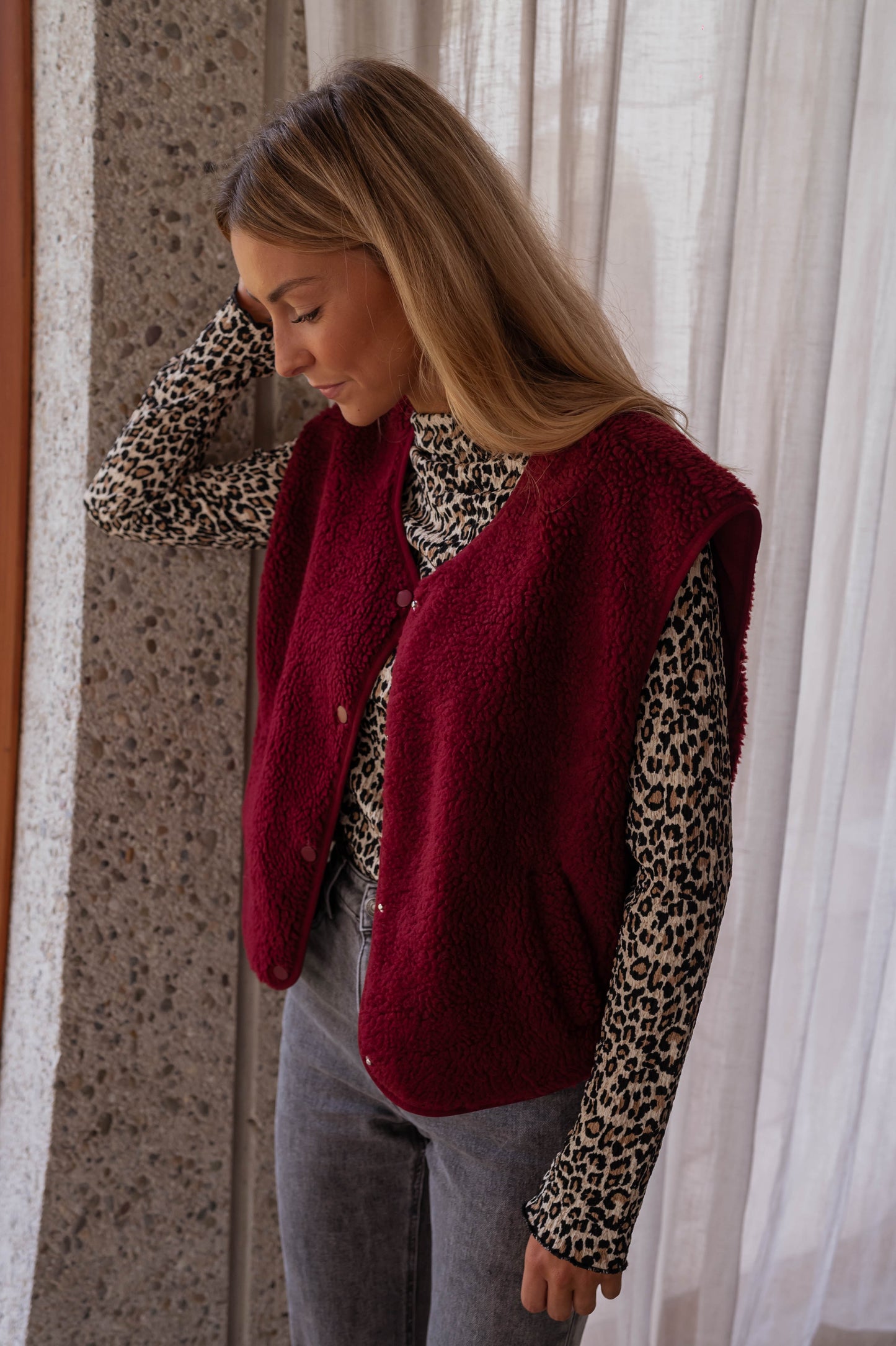 Burgundy Taoh Sleeveless Cardigan