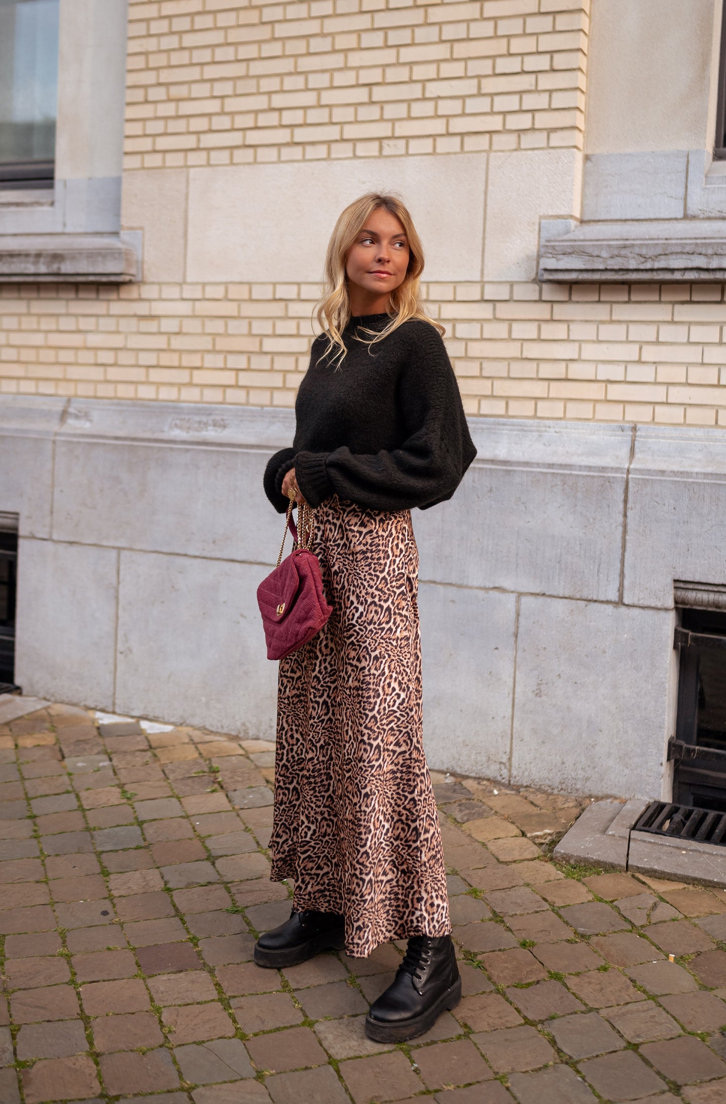 Burgundy Linen Marie Bag