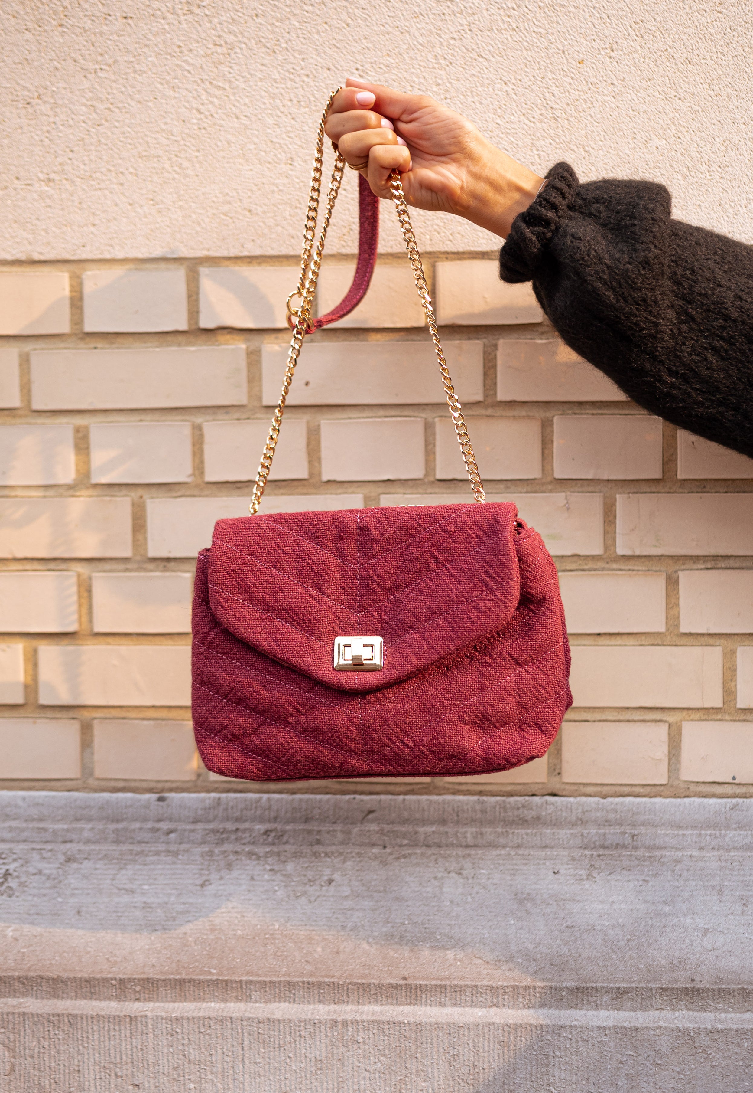 Burgundy Linen Marie Bag