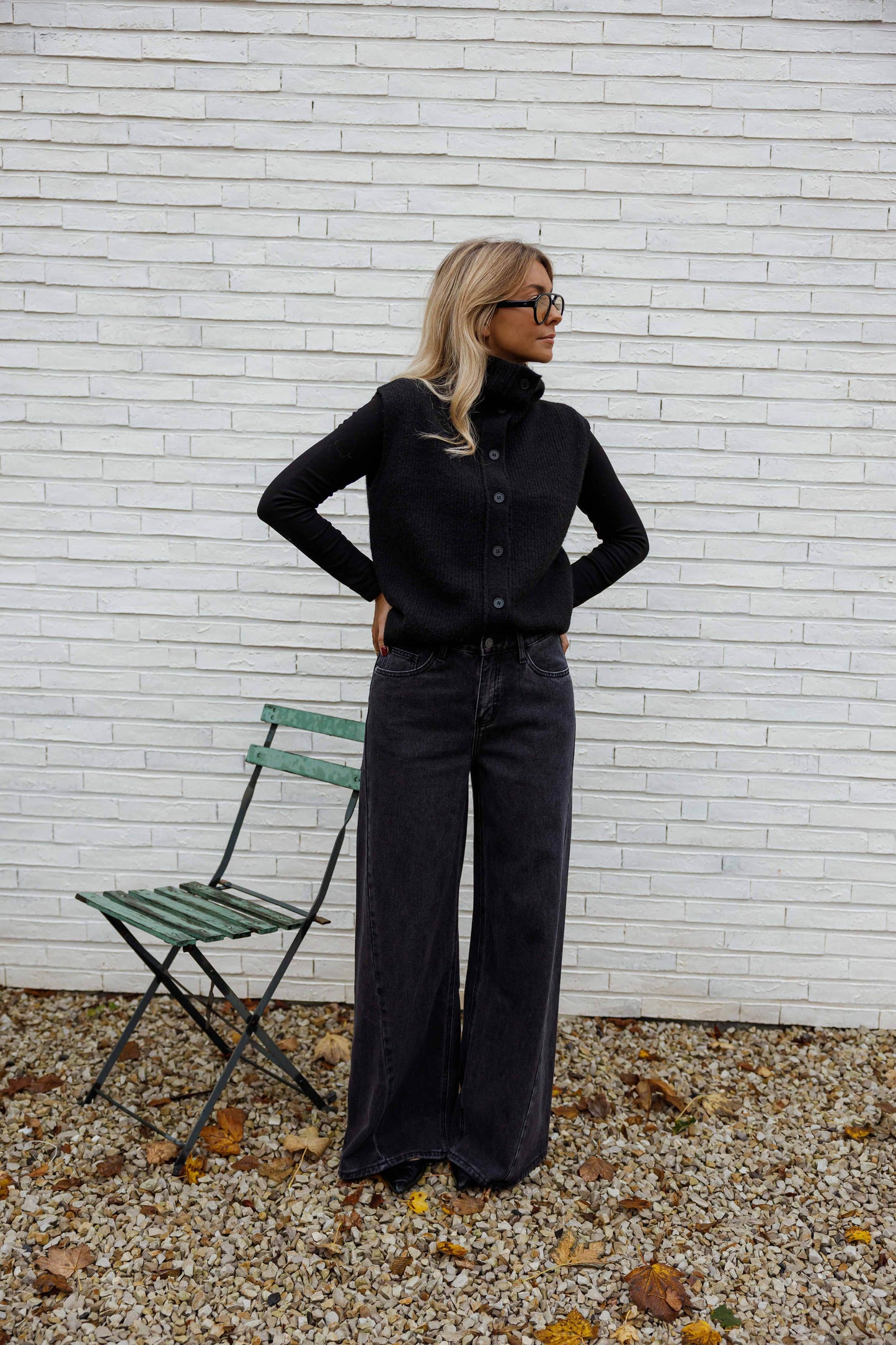 Black Dores Cardigan