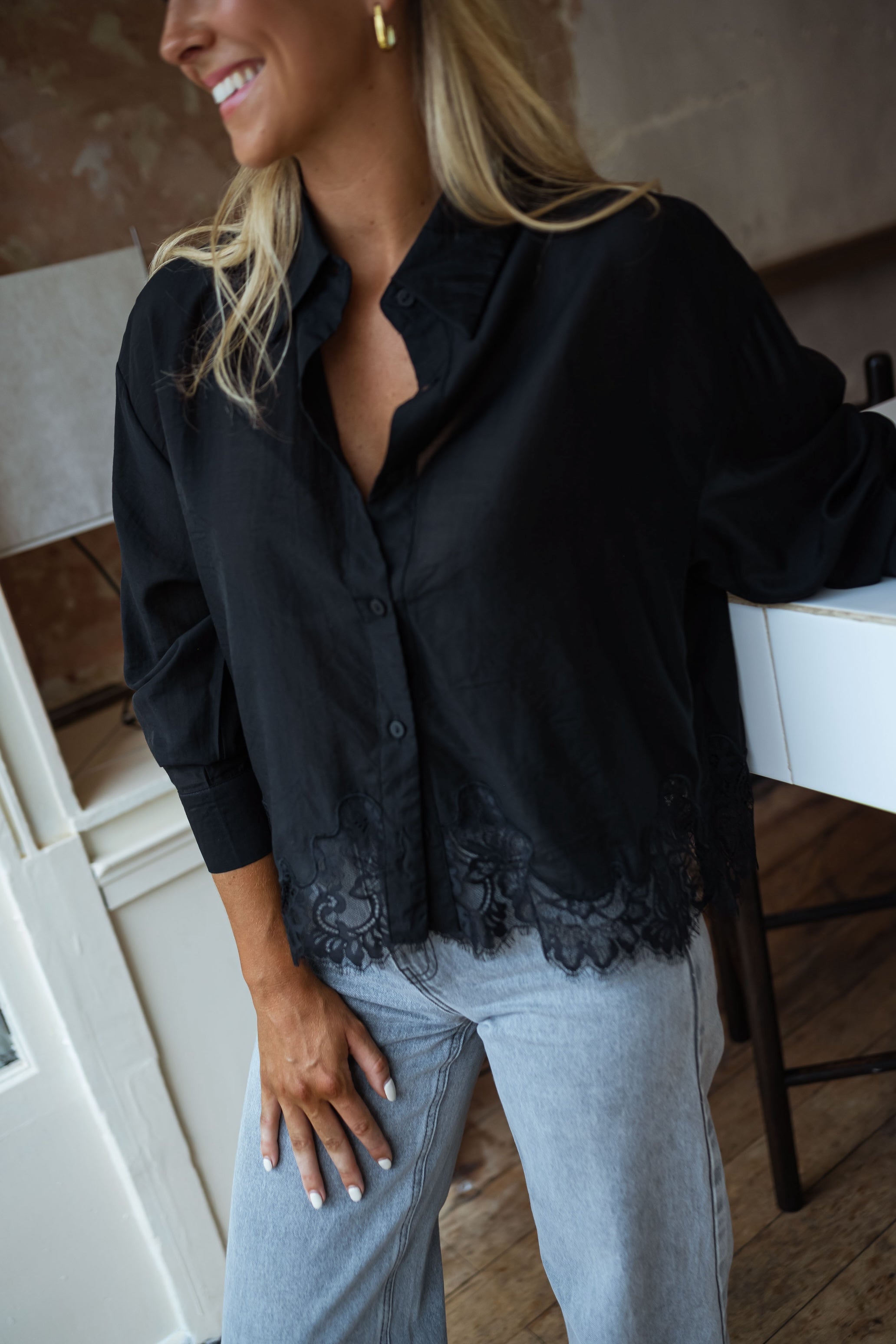 black lace dress shirt Button-Up with Hem, Shirt Collar & Cropped Loose Fit – Ivan Lace Shirt by EASY CLOTHES – Size M-L Long Puff Sleeve shirt Zara Green Floral Zara two piece wedding dress long sleeve Color:White with Blue Border