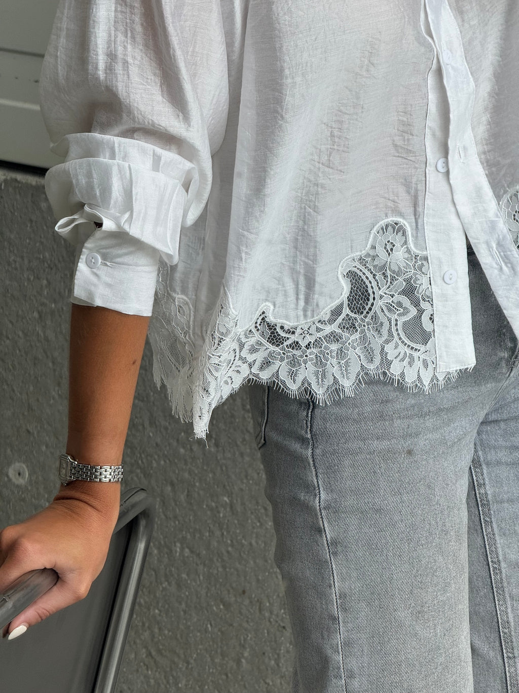 Ecru Ivan Lace-Hem Shirt | Easy Clothes | Easy Clothes North America