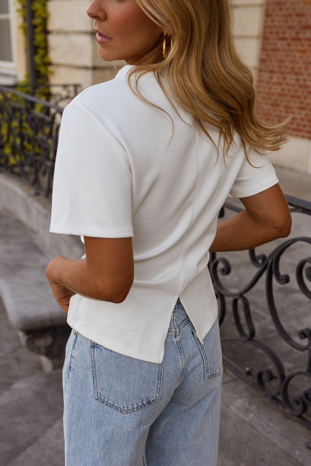 White Mila T-Shirt – Easy Clothes North America